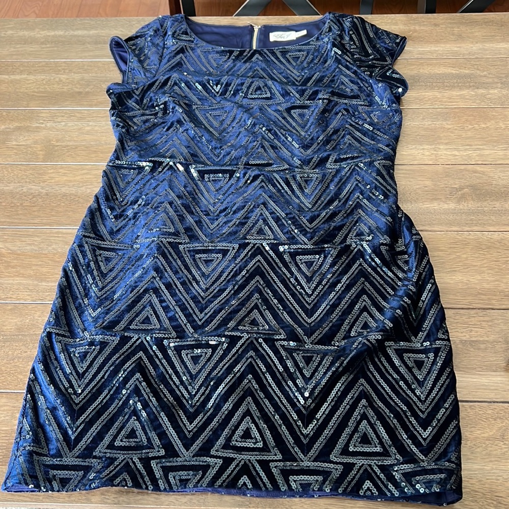 Eliza J | sequence velvet navy blue sheath party dress